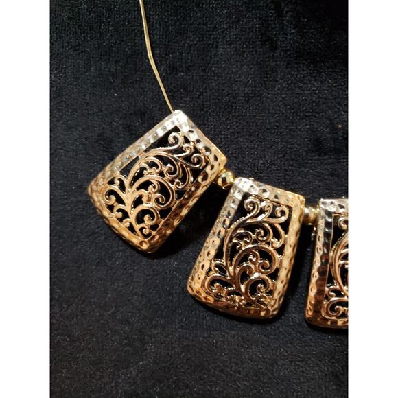 Womens Gold Tone Triple String Chains Filigree Cannetille Statement Necklace - Picture 5 of 7